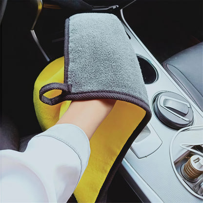 Professional auto detailing microfiber drying towel ideal for achieving spotless and shiny vehicle surfaces