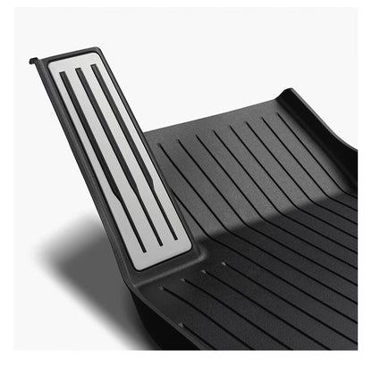 Waterproof TPE car floor mats for front and rear rows, protecting the Model Y Juniper interior from dirt and spills